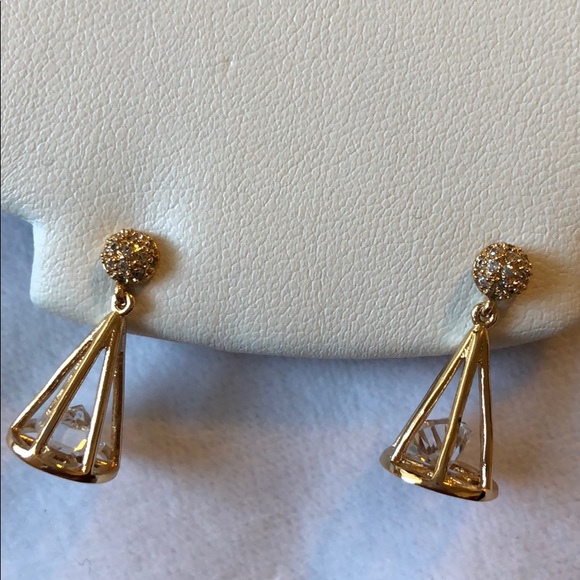Stud cone earrings - Picture 3 of 4
